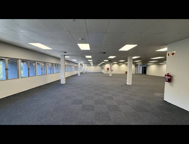650M² OFFICE TO LET IN RIVERSIDE
